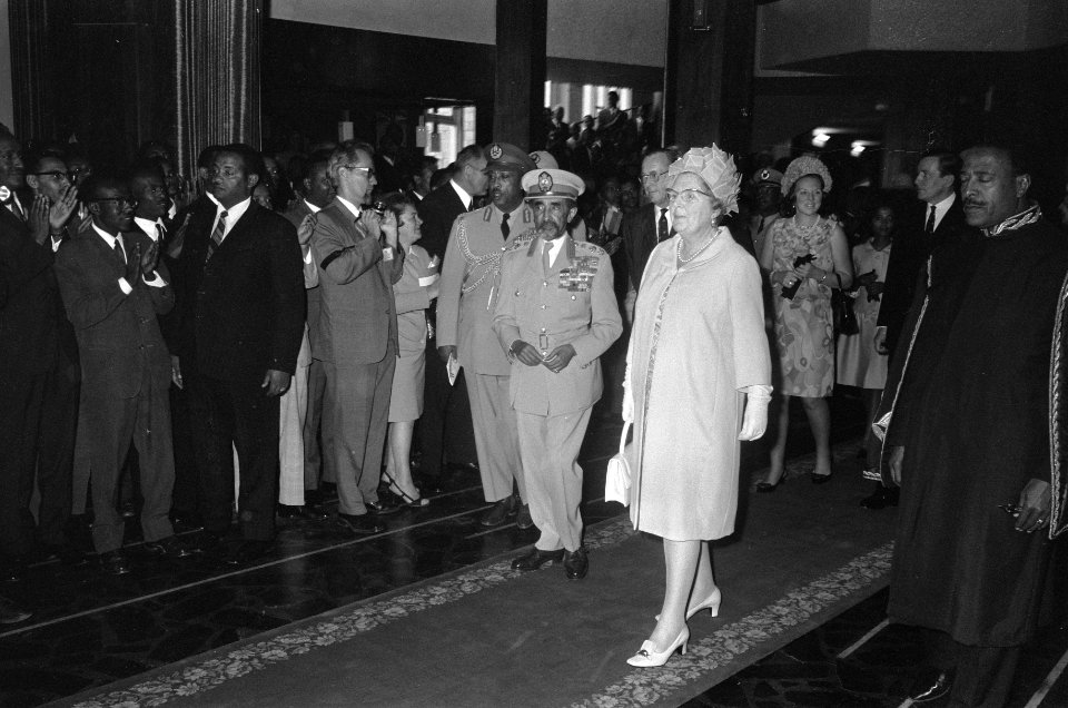Ontvangst op Stadhuis van Addis Abeba koningin Juliana wordt ereburgeres, Bestanddeelnr 922-0428