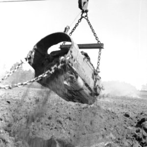 Ontginning, grondbewerking, egaliseren, bezanden, draglines, waterregge, Bestanddeelnr 159-0419