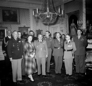 Ontvangst Soestdijk Buitenlandse officiers van hulpverlen, Bestanddeelnr 905-5583