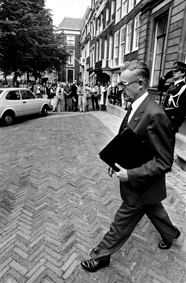 Ontvangst op Paleis Lange Voorhout in Den Haag i.v.m. kabinetsformatie door Beat, Bestanddeelnr 931-5155