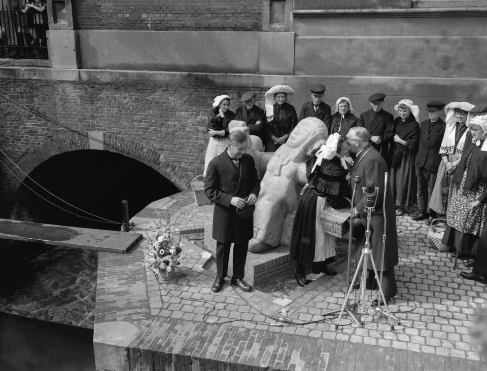 Onthulling beeld van Zoete Lieve Gerritje in Den Bosch, Bestanddeelnr 909-7421