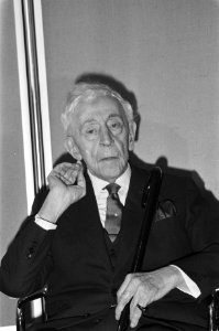 Onthulling bronzen portret van Arthur Rubinstein in de artistenfoyer van het Con, Bestanddeelnr 930-7875