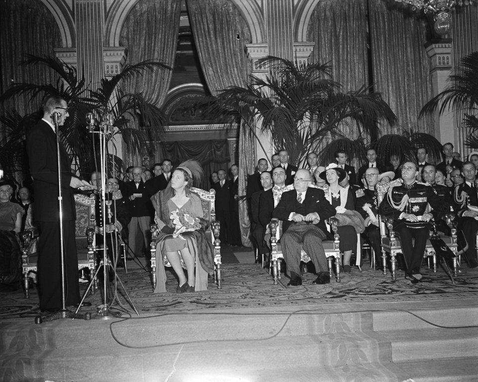 Ontvangst op stadhuis, toespraak Pierre de Gaulle (president conseil municipale), Bestanddeelnr 903-9801