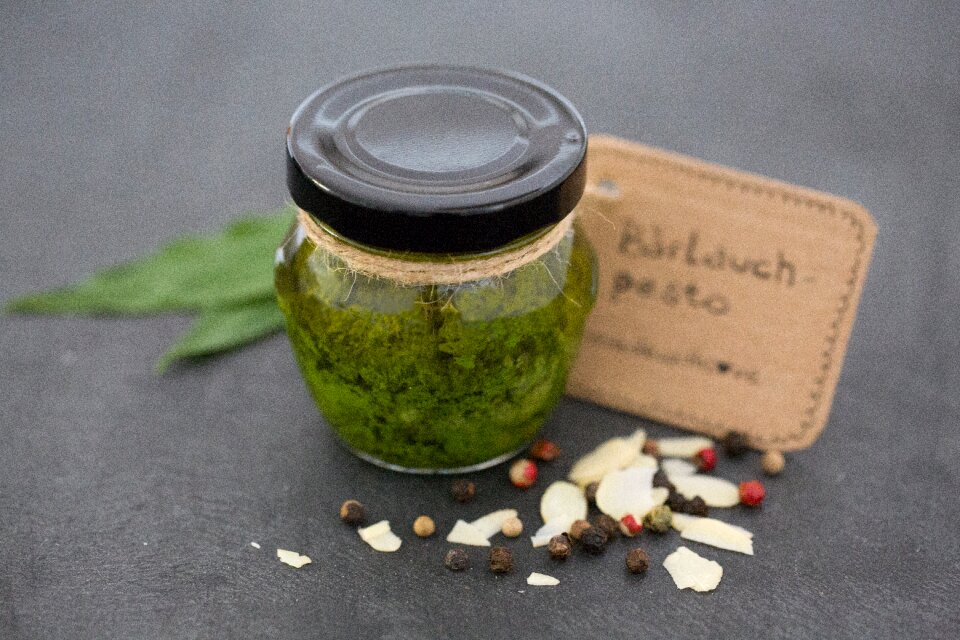 Homemade wild vegetables oil