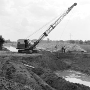 Ontginning, grondbewerking, egaliseren, bezanden, hengelose beek, tooverstraat, Bestanddeelnr 250-8024