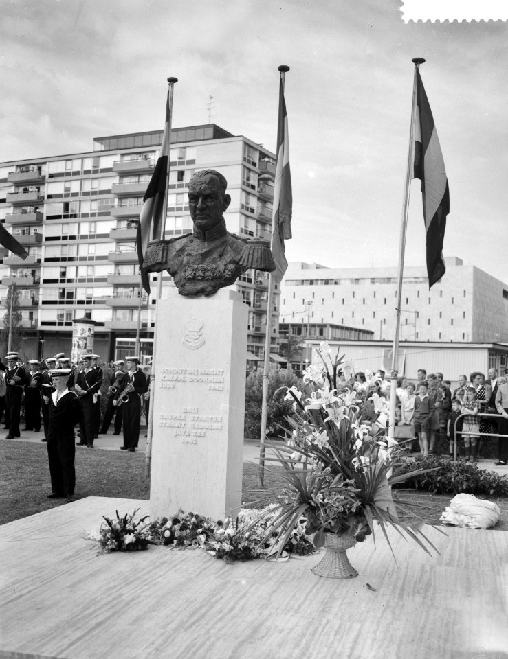 Onthulling beeld van Karel Doorman te Rotterdam, Bestanddeelnr 910-5460