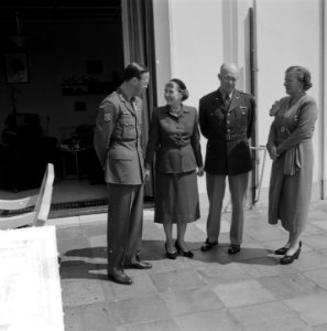 Ontvangst Dwight Eisenhower door koningin Juliana en prins Bernhard, Bestanddeelnr 904-5604