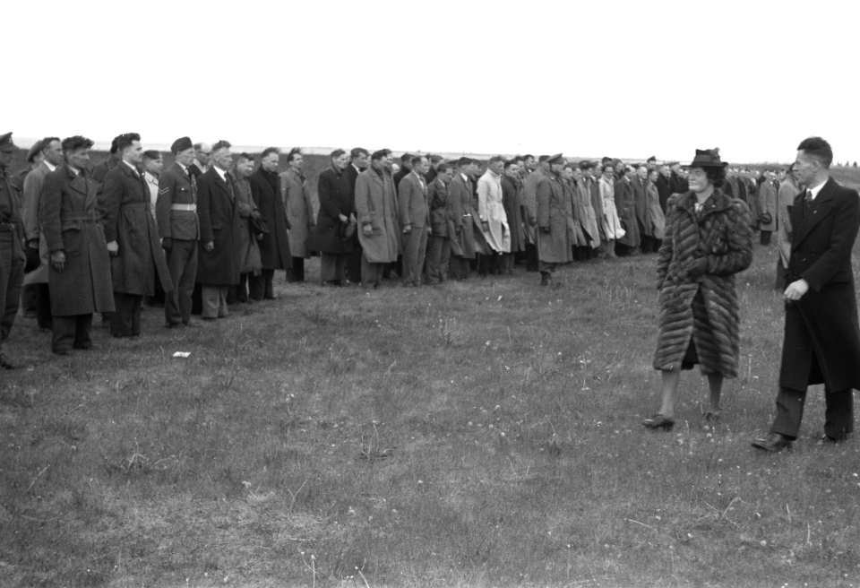 Onthulling monument Kornwerderzand, Bestanddeelnr 901-7498