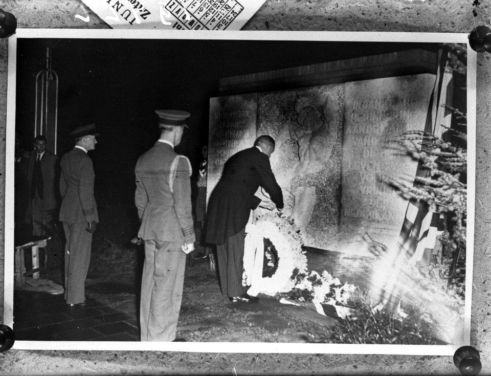 Onthulling monument gevallen RAF-vliegers, Bestanddeelnr 901-9422