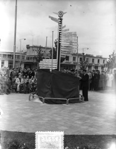 Onthulling verkeerszuil Schiphol, Bestanddeelnr 905-7224