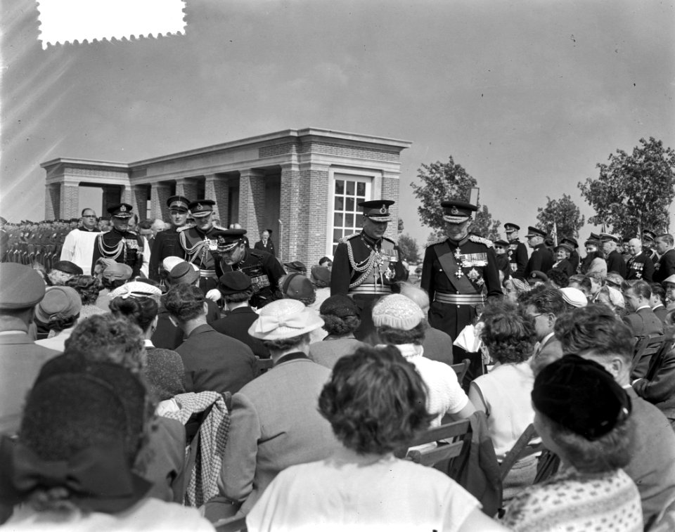 Onthulling van het oorlogsmonument te Groesbeek door de hertog van Gloucester, Bestanddeelnr 907-7939