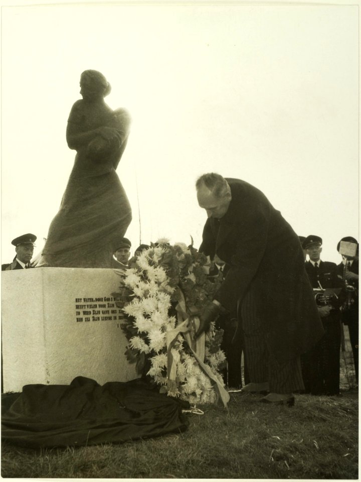 Onthulling Monument Februariramp, NL-HlmNHA 5400467714