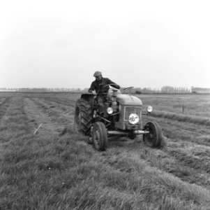 Ontginning, zaaien, oogsten, gewassen, maaien, grasland, Bestanddeelnr 165-0821
