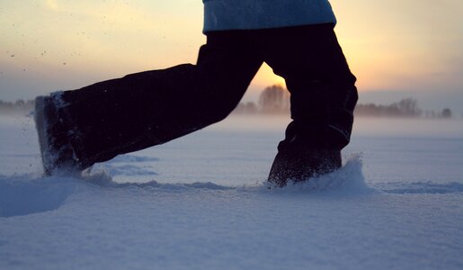Run winter sunset