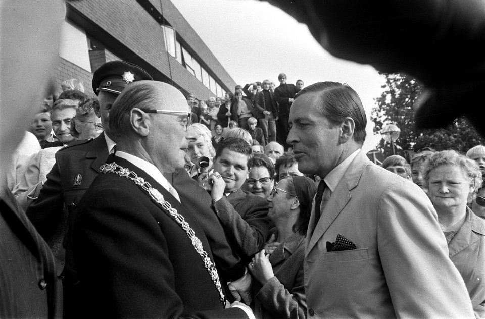 Onthulling gedenksteen pompstation Doetinchem 1969-1