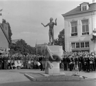Onthulling van het Nationaal Bevrijdingsmonument te Wageningen door prins Bernha, Bestanddeelnr 904-7631