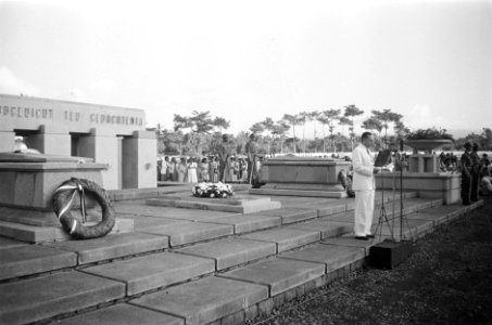 Onthulling van het monument voor de onbekende soldaat en de onbekende burger op , Bestanddeelnr 403