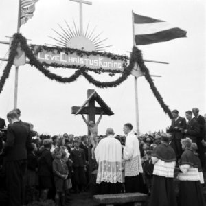Onthulling van het heropgerichte kruis in America, Bestanddeelnr 900-6519