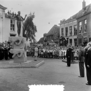 Onthulling van het Nationaal Bevrijdingsmonument te Wageningen door prins Bernha, Bestanddeelnr 904-7630