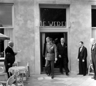 Onthulling van het Nationaal Bevrijdingsmonument te Wageningen door prins Bernha, Bestanddeelnr 904-7632
