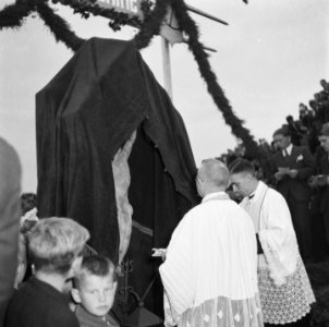 Onthulling van het heropgerichte kruis in America, Bestanddeelnr 900-6518