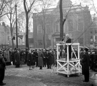 Onthulling van het verzetsmonument voor de Februaristaking Dokwerker door koni, Bestanddeelnr 905-4602