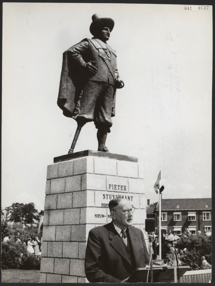Onthulling van het standbeeld van Pieter Stuyvesant, de stichter van Nieuw Amste, Bestanddeelnr 041-0547