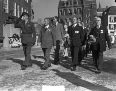 Onthulling te Den Haag van het monument Grenadiers en Jagers, Bestanddeelnr 904-7959