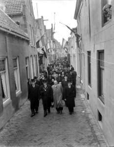 Onthulling van een Watersnoodmonument in Oude Tonge, Bestanddeelnr 906-1015