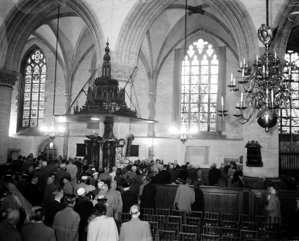 Onthulling gedenkraam in de St Bavokerk te Haarlem, Bestanddeelnr 908-9702