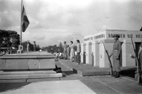 Onthulling van het monument voor de onbekende soldaat en de onbekende burger op , Bestanddeelnr 405