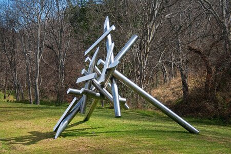 Metal intersected triangles