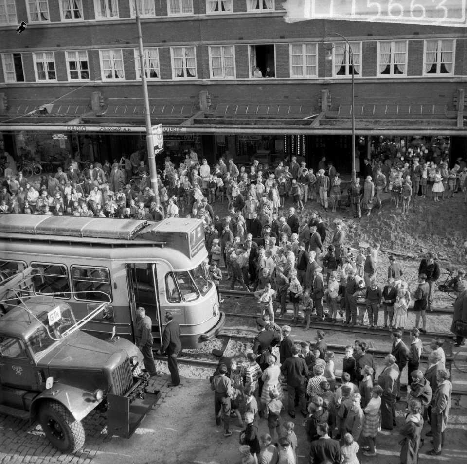 Ontsporing van lijn 7 in de Jan Evertsenstraat, Bestanddeelnr 911-5663