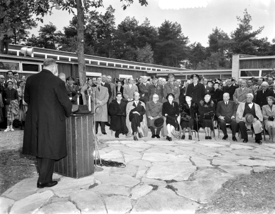 Onthulling standbeeld H. Dunant (Woudschoten Zeist), Bestanddeelnr 906-0148