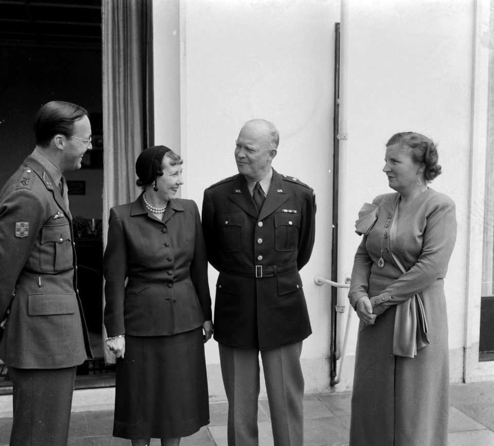 Ontvangst Dwight Eisenhower door koningin Juliana en prins Bernhard, Bestanddeelnr 904-5609