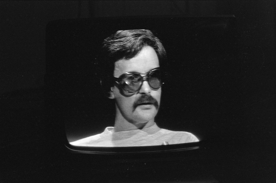 Ontsnapte gevangene Stanley H. op de tv in het programma Sonja op zaterdag, cl, Bestanddeelnr 933-2168