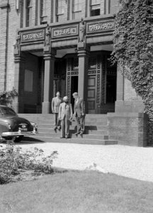 Ontvangst van de minister van Landbouw van India voor het hoofdkantoor van de He, Bestanddeelnr 192-0914
