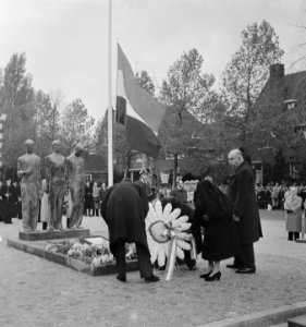 Onthulling monument Apollolaan Amsterdam, Bestanddeelnr 905-3795