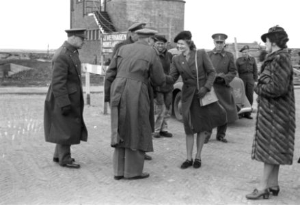 Onthulling monument Kornwerderzand, Bestanddeelnr 901-7500