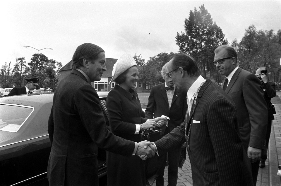 Ontvangst van het koninklijk paar door de burgemeester van Veghel, Harrie van We, Bestanddeelnr 925-6501