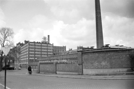 Ontslagen bij Van Heek in Enschede, de dochteronderneming Rigtersbleek, waar 700, Bestanddeelnr 920-2024