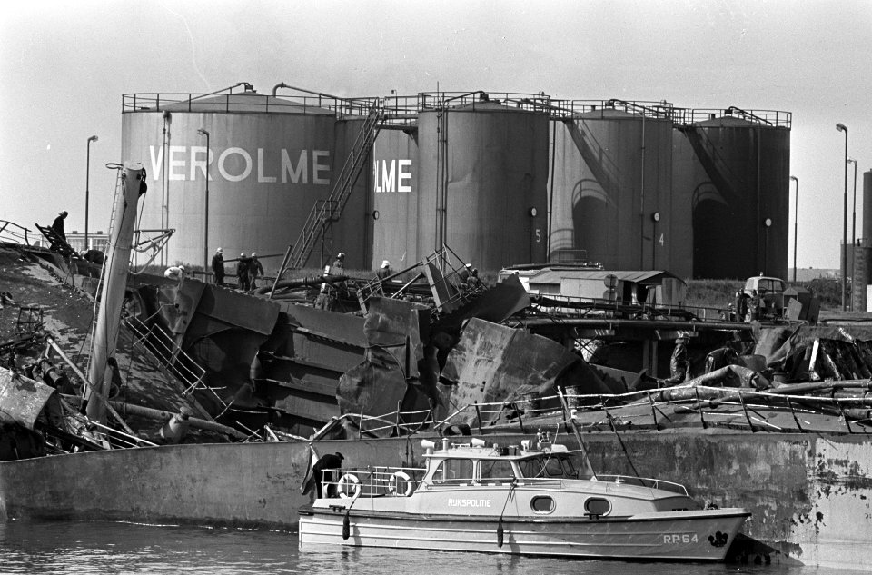 Ontploffing op Noorse tanker Roma Star bij Verolme te Rozenburg, close-up midsch, Bestanddeelnr 917-8709