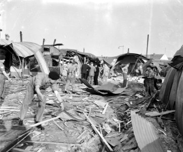 Ontploffing in Brits kamp in Hoek Van Holland, Bestanddeelnr 909-8151