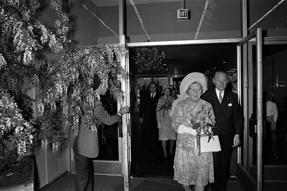 Ontvangst van koningin Juliana op de Floriade, Bestanddeelnr 925-6042