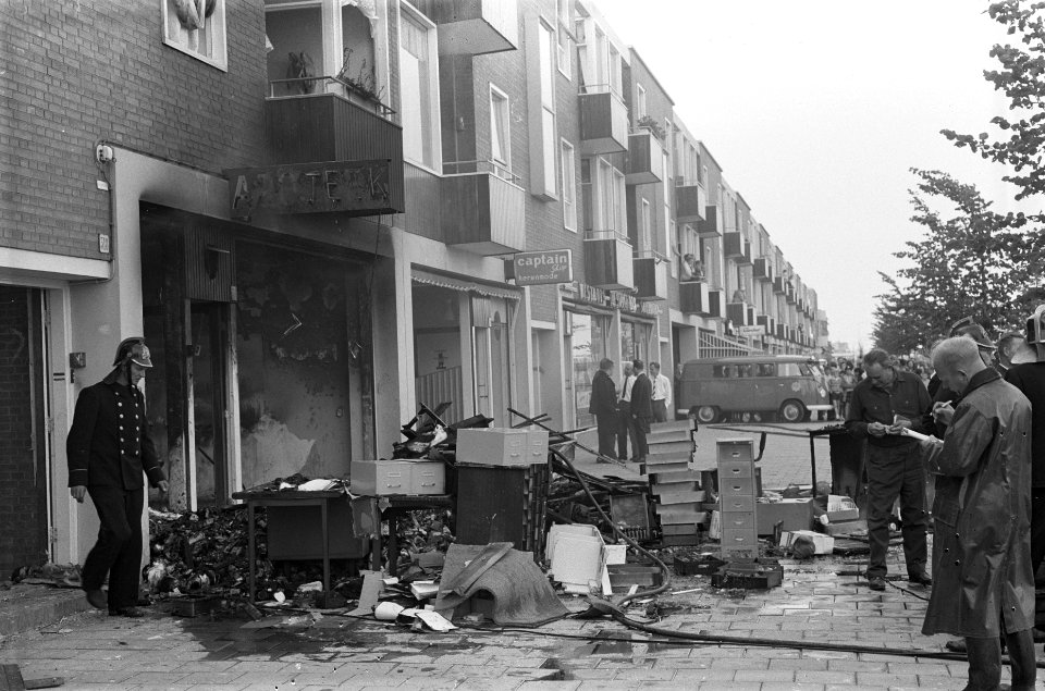 Ontploffing aan de Johan Huizingalaan in Amsterdam-West, Bestanddeelnr 914-2902