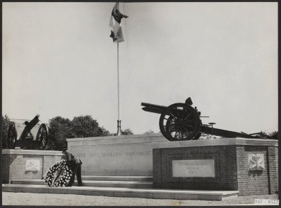 Onthulling van het artilleriemonument in de legerplaats Oldebroek ter ere van de, Bestanddeelnr 047-0577