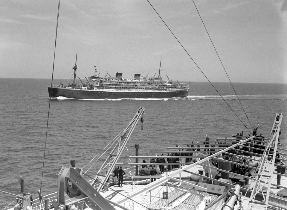 Ontmoeting met de Johan van Oldenbarnevelt op de Middellandse Zee, Bestanddeelnr 191-0292