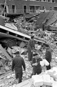 Ontploffing in Krimpen aan de IJssel . Overzicht van de ravage, Bestanddeelnr 921-3303