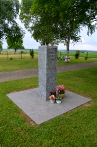 Oberwetz, Friedhof, Stele