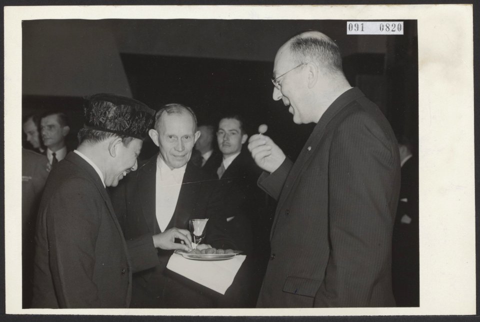 Ontvangsten, ministers, conferenties, kolonien, Maarseveen,jHv, Rum, Mohammed, Bestanddeelnr 091-0820